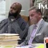 Ce mercredi 5 novembre, Suge Knight et son avocat James Blatt ont comparu au tribunal dans l'affaire de vol dont le producteur de rap est accusé.