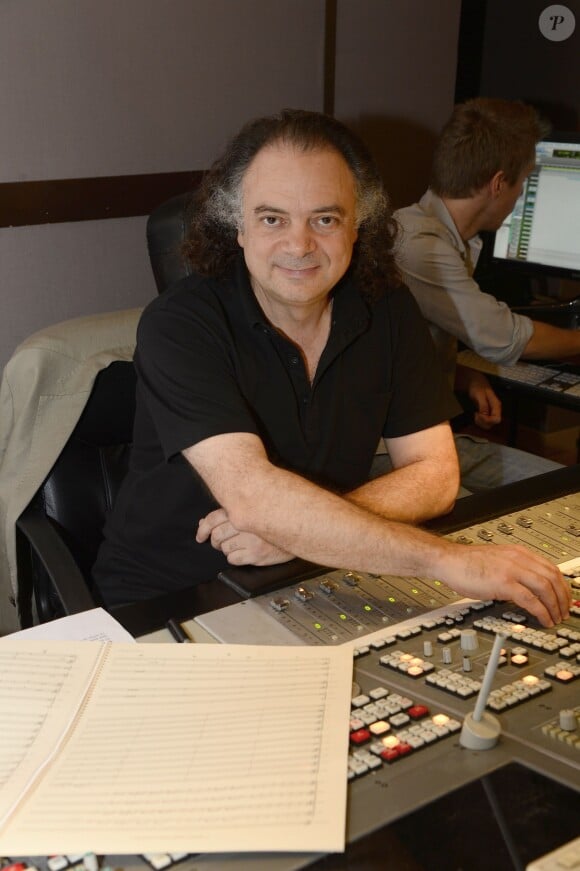 Exclusif - Patrice Peyrieras du spectacle musical "Gospel sur la Colline" prévue aux Folies Bergère à Paris, en 2015. Ici en studio d'enregistrement.