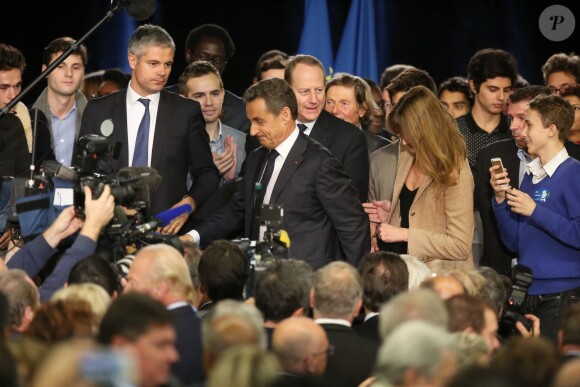Laurent Wauquiez, Philippe Goujon, Nicolas Sarkozy, Carla Bruni-Sarkozy - Réunion publique de Nicolas Sarkozy, candidat à la présidence de l'UMP à Paris, le 7 novembre 2014.