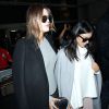 Kim et Khloé Kardashian à l'aéroport LAX de Los Angeles, le 9 novembre 2014.