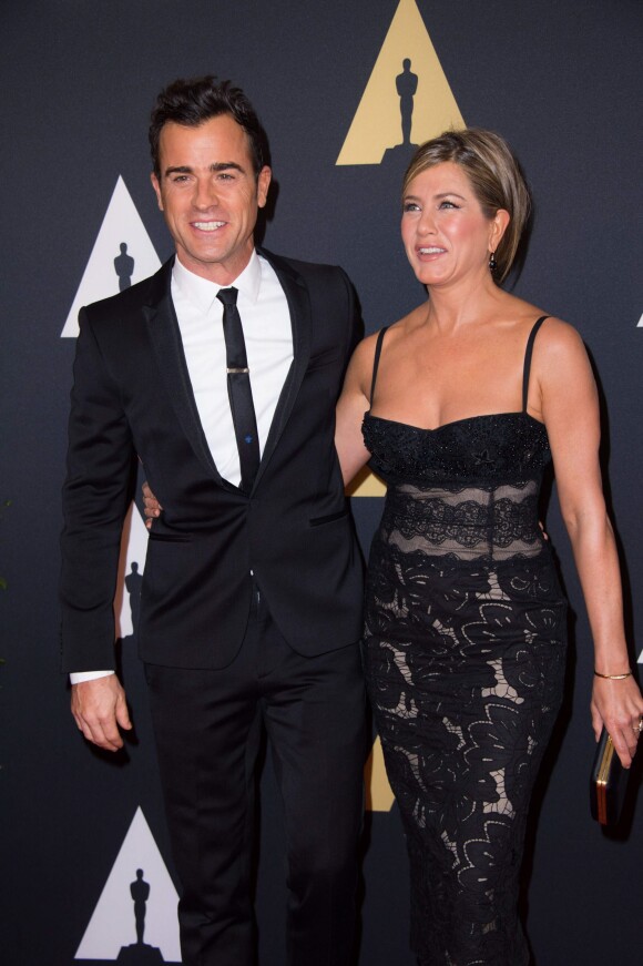 Justin Theroux et Jennifer Aniston lors des Governors Awards à Hollywood, le 8 novembre 2014.