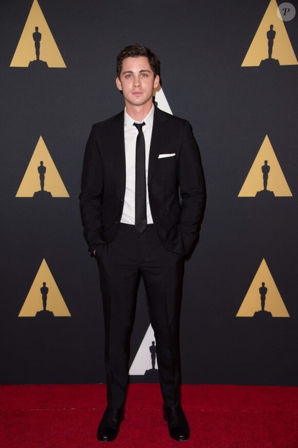 Logan Lerman lors des Governors Awards à Hollywood, le 8 novembre 2014.