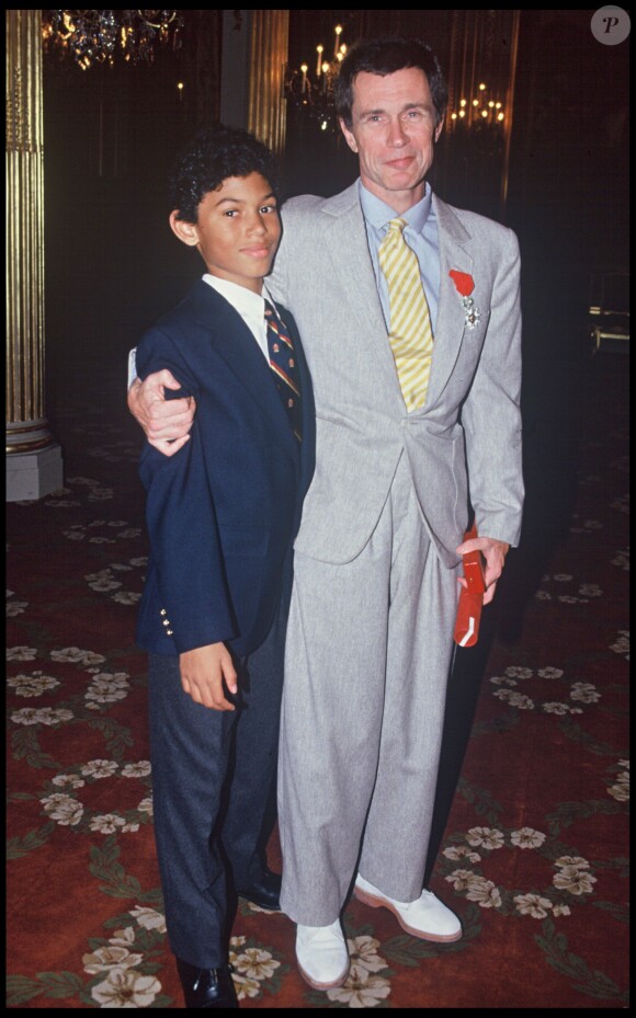 Jean-Paul Goude et son fils Paulo à Paris en 1991. 