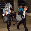 Charlize Theron et Sean Penn à l'aéroport de Los Angeles, de retour d'Afrique du Sud où ils tournaient The Last Face. 10 novembre 2014