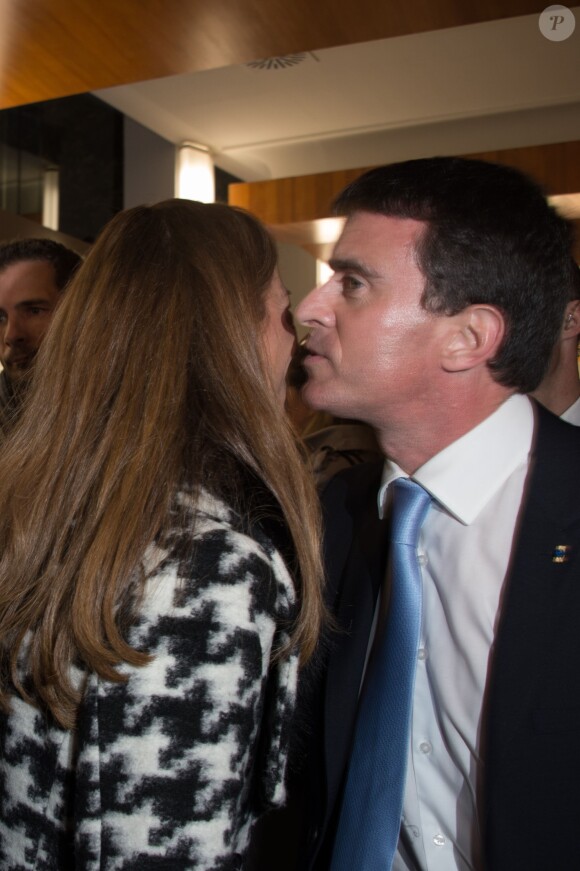Manuel Valls et son épouse Anne Gravoin à l'inauguration de l'Auditorium de Radio France le 14 novembre 2014 à Paris. 