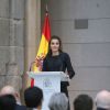 La reine Letizia d'Espagne a remis le 17 novembre 2014 le Prix Velazquez d'Arts plastiques 2013 au sculpteur Jaume Plensa, lors d'une cérémonie au Musée du Prado, à Madrid.
