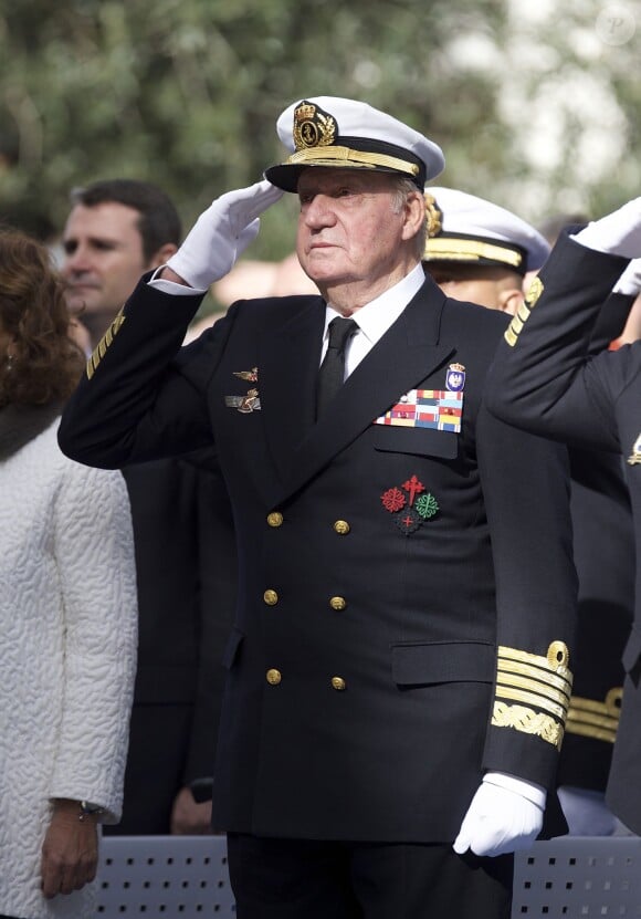 Le roi Juan Carlos Ier d'Espagne lors de l'inauguration d'un monument en mémoire du lieutenant général Blas de Lezo y Olavarrieta, l'un des plus grands militaires de la Marine qu'a comptés le pays, à Madrid, le 15 novembre 2014.