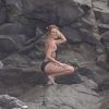 Exclusif - La bombe Candice Swanepoel en plein shooting pour Victoria's Secret sur une plage de Saint-Barthélemy. Le 6 novembre 2014.