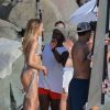 Exclusif - Candice Swanepoel en plein shooting pour Victoria's Secret sur une plage de Saint-Barthélemy. Le 6 novembre 2014.