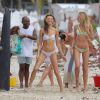 Exclusif - Candice Swanepoel et Behati Prinsloo en plein shooting pour Victoria's Secret sur une plage de Saint-Barthélemy. Le 9 novembre 2014.