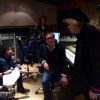 Nicola Sirkis en studio pour enregistrer Noël est là, au profit de la lutte contre Ebola, le 23 novembre 2014 à Paris