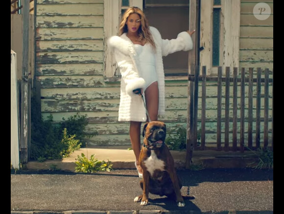 Beyoncé dans le clip de "No Angel", dévoilé le 24 novembre 2014.