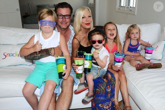 Tori Spelling en famille pour l'anniversaire de Finn (2 ans) à Los Angeles, le 30 août 2014.