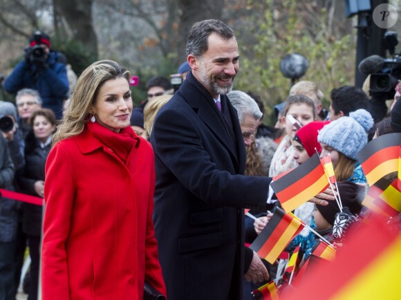 Le roi Felipe VI et la reine Letizia d'Espagne ont été reçus par le président allemand Joachim Gauck et sa compagne Daniela Schadt au château de Bellevue lors de leur visite officielle à Berlin le 1er décembre 2014.