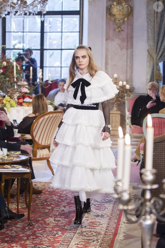 Cara Delevingne - Présentation de la collection Chanel "Paris-Salzburg" en l'honneur des Métiers d'arts au Schloss Leopoldskron , à Salzbourg le 2 décembre 2014. 