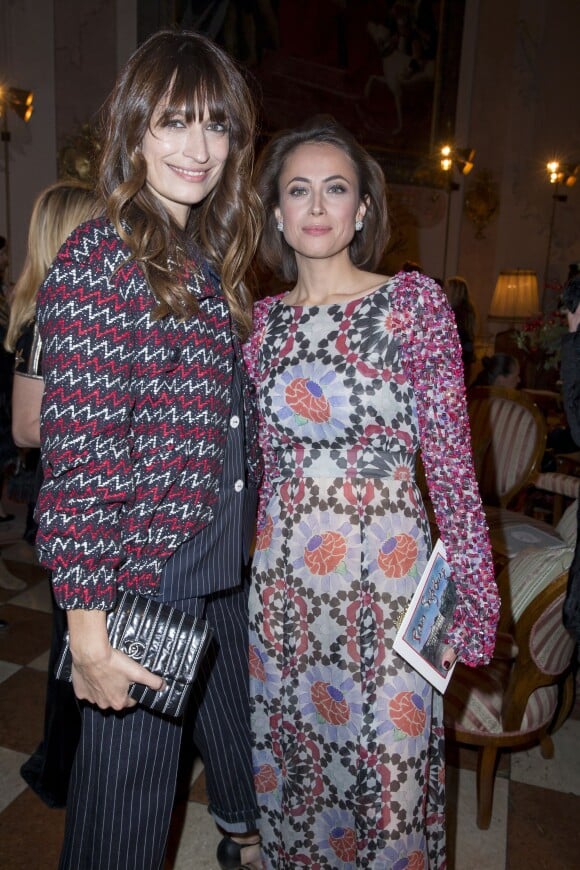 Caroline de Maigret et Anne Berest - People lors de la présentation de la collection Chanel "Paris-Salzburg" en l'honneur des Métiers d'Arts au Schloss Leopoldskron à Salzbourg, le 2 décembre 2014. 