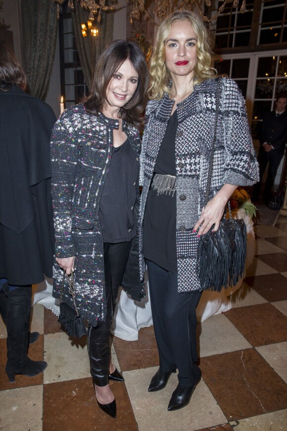 Iris Berben et Nina Hoss - People lors de la présentation de la collection Chanel "Paris-Salzburg" en l'honneur des Métiers d'Arts au Schloss Leopoldskron à Salzbourg, le 2 décembre 2014. 