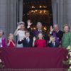 La reine Fabiola, le roi Albert II, la reine Paola, le roi Philippe, la reine Mathilde de Belgique et leurs enfants, la princesse Eleonore, le prince Gabriel, la princesse Elisabeth et le prince Emmanuel - La famille royale de Belgique salue la foule depuis le balcon du palais à Bruxelles, apres l'intronisation du roi Philippe le 21 juillet 2013