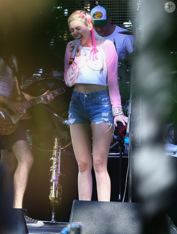Miley Cyrus répète pour la soirée d'Art Basel Miami de la marque Tommy Hilfiger. Miami, le 3 décembre 2014.