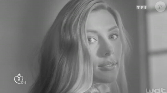 Camille Cerf, Miss France 2015, se mue en vedette de cinéma dans une courte vidéo promotionnelle de la cérémonie.