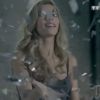 Camille Cerf, Miss France 2015, se mue en vedette de cinéma dans une courte vidéo promotionnelle de la cérémonie.