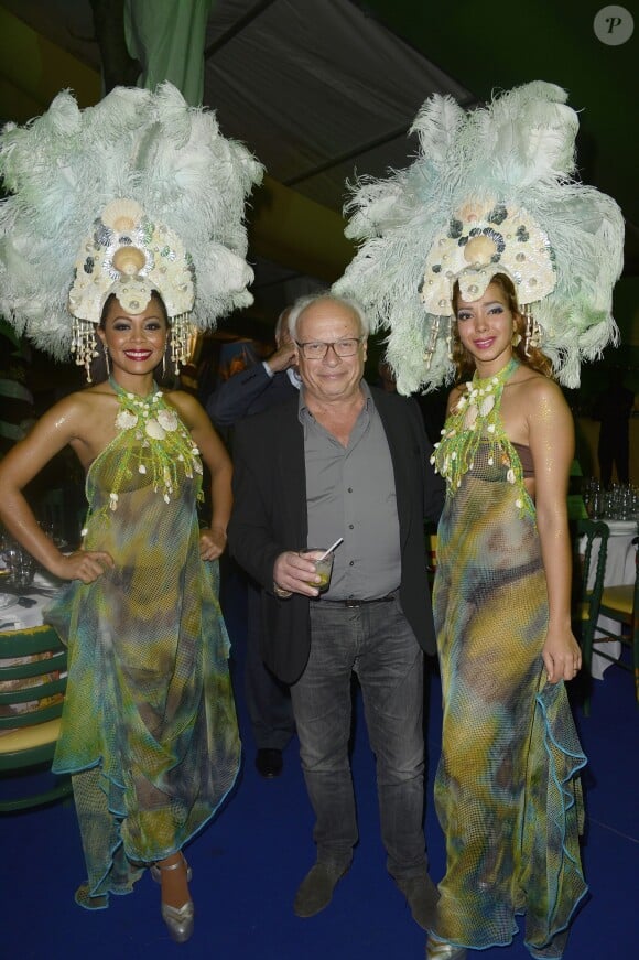 André Bercoff lors de la soirée "Brésil Team" au marché de Noël des Champs Elysées à Paris le 5 décembre 2014