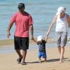 Alfonso Ribeiro, sa femme Angela Unkrich, enceinte, et leur fils Alfonso Ribeiro Jr passent des vacances en famille à Hawaii, le 7 décembre 2014