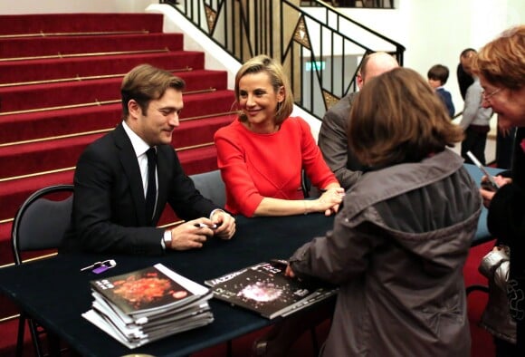 Laurence Ferrari et son mari Renaud Capuçon ont participé à une séance de dédicaces à l'issue du concert - Concert En Famille, à Paris, le 15 décembre 2012
