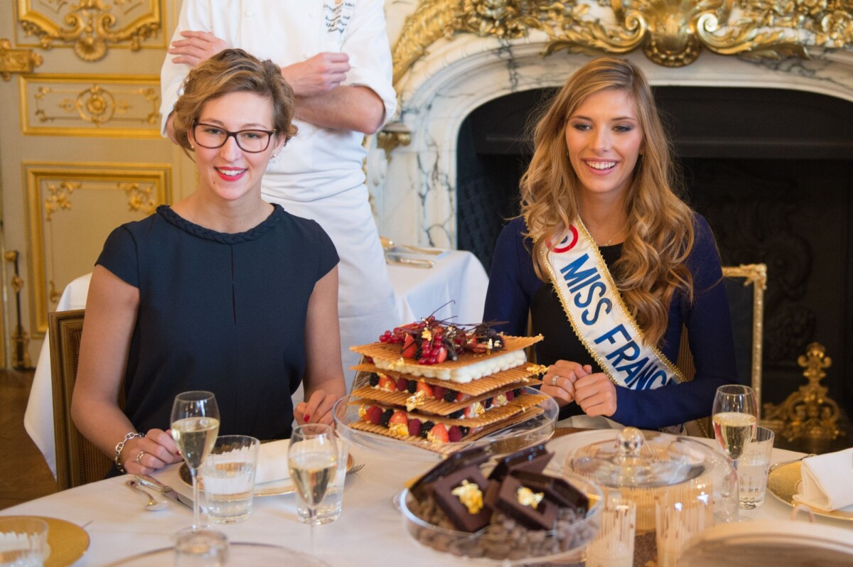 Photo Camille Cerf Miss France Et Sa Soeur Jumelle Mathilde Cerf Anniversaire