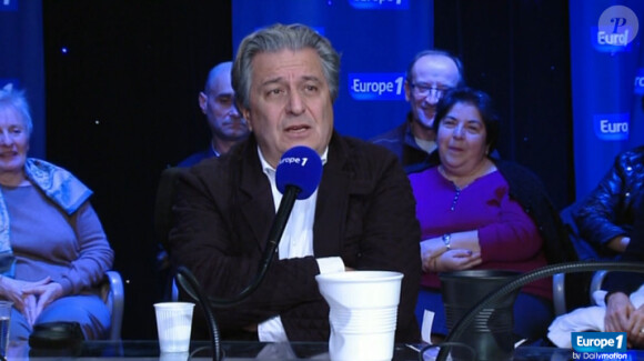 Christian Clavier parle de son exil londonien dans l'émission "Sortez du cadre", présentée par Nikos Aliagas sur Europe 1. Décembre 2014.