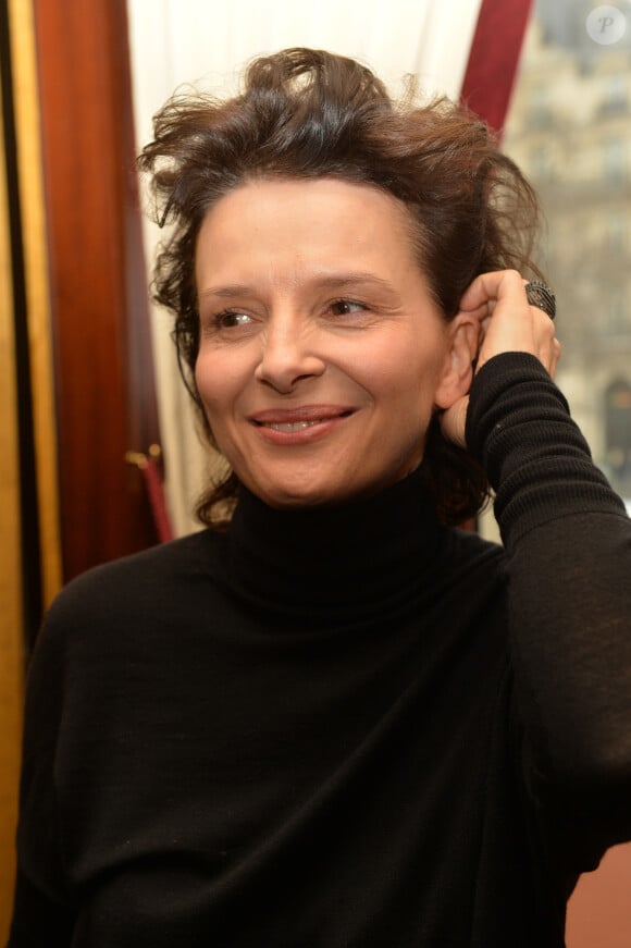 Juliette Binoche lors de la remise du 72e Prix Louis Delluc au restaurant Le Fouquet's à Paris, le 15 décembre 2014.