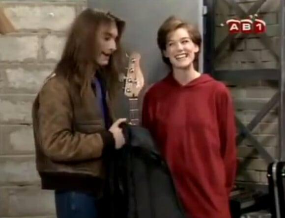 Frah et Rochelle Redfield (Johanna) dans "Hélène et les garçons", en 1992.