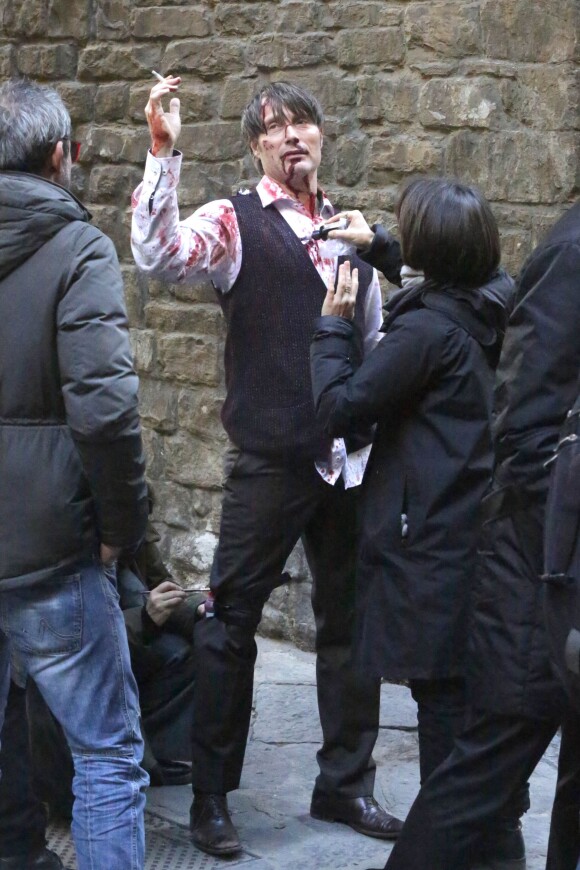 Mads Mikkelsen sur le tournage de la saison 3 de Hannibal à Florence, le 18 décembre 2014.