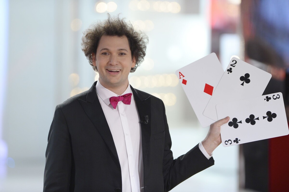 Magician Eric Antoine at the taping of Vivement Dimanche on