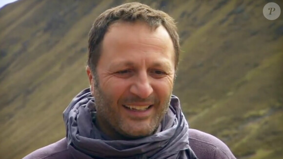 Le présentateur Arthur découvre le peuple Quechua au Pérou pour Rendez-vous en terre inconnue sur France 2, le 2 décembre 2014.