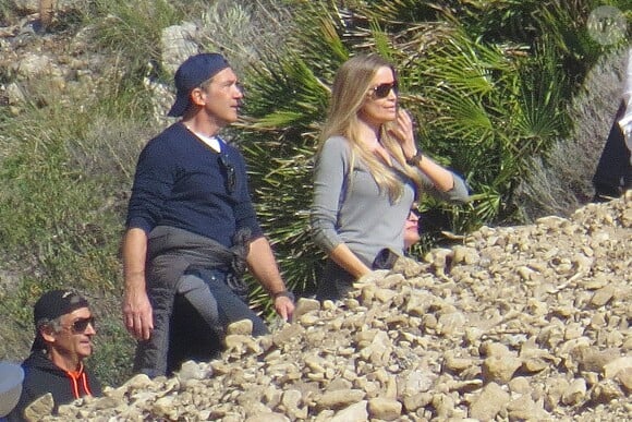 Antonio Banderas et sa petite-amie Nicole Kimpel dans les décors de Caminito del Rey à Malaga, le 20 décembre 2014.