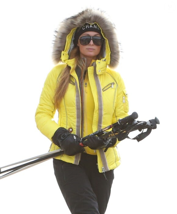 Paris Hilton fait du ski à Aspen, le 20 décembre 2014. 