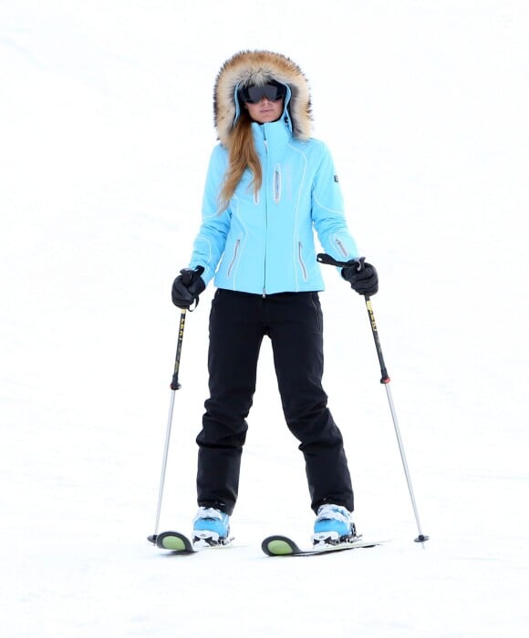Paris Hilton fait du ski à Aspen, le 19 décembre 2014. 