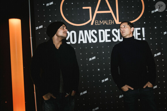 Exclusif - Gad Elmaleh et Kev Adams, dans les coulisses du spectacle de Gad Elmaleh au Palais des Sports de Paris, pour fêter ses 20 ans de scène, le 13 décembre 2014.