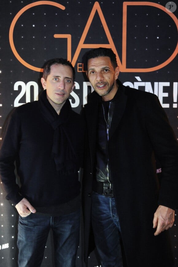 Exclusif - Gad Elmaleh et Roschdy Zem, dans les coulisses du spectacle de Gad Elmaleh au Palais des Sports de Paris, pour fêter ses 20 ans de scène, le 11 décembre 2014.