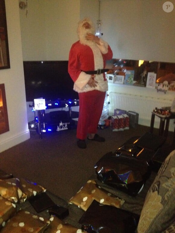 Lindsay Gascoigne a publié sur son compte Facebook des photos de son frère Paul Gascoigne en père Noël, le 25 décembre 2014
