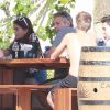 Exclusif - George Clooney et sa femme Amal Alamuddin en vacances avec Cindy Crawford et Rande Gerber (accompagnés de leurs enfants) profitent de leurs vacances de Noël à Cabo San Lucas, au Mexique, le 22 décembre 2014.