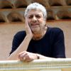 Exclusif - Enrico Macias pose à l'hôtel Mas Bellevue de Saint-Tropez, le 28 juillet 2014.