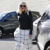 Gwen Stefani, rentrée de vacances au ski, retrouve ses petites habitudes à Beverly Hills. Le 4 janvier 2015.