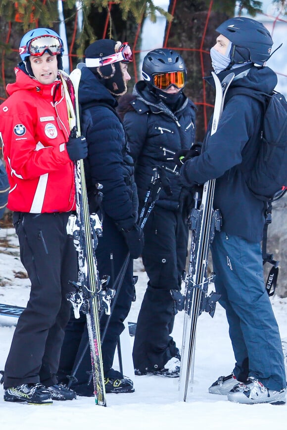 Exclusif - Madonna et ses fils Rocco et David font du ski avec des amis à Gstaad, le 4 janvier 2015.