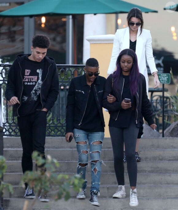 Kendall Jenner et des amis à Calabasas, le 3 janvier 2015.