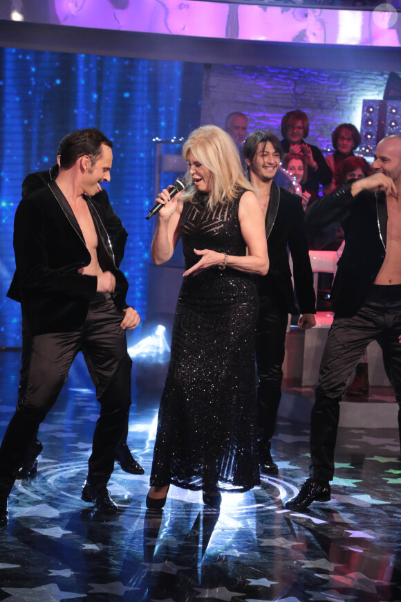 Amanda Lear participe à l'émission "La Prova del Cuoco" à Rome. Le 6 janvier 2015