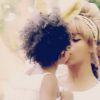 Minute tendresse de Beyoncé et sa fille Blue Ivy. Photo postée le 21 avril 2014.