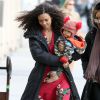 Thandie Newton et son adorable Booker marchent jusqu'au plateau de tournage de la nouvelle série The Slap dans laquelle joue l'actrice, à New-York le 5 janvier 2015.