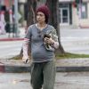 Exclusif - Sara Gilbert (enceinte) se promène dans les rues de Studio City. Le 11 janvier dernier